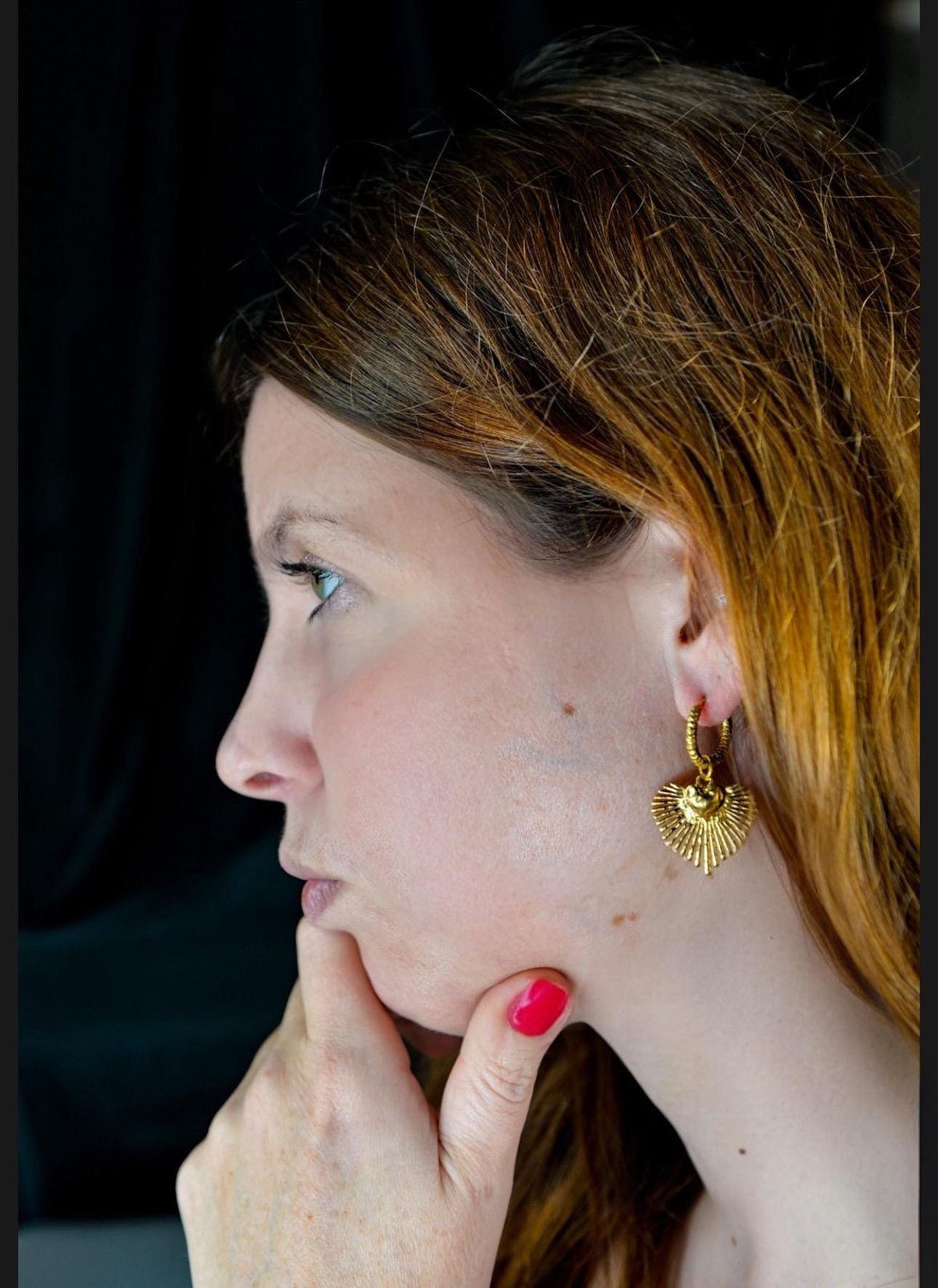 Golden Huggie Earrings: Golden Sacred Heart, Crinkled Hoop